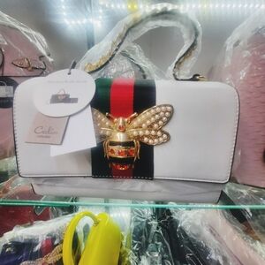 🆕️ New White Carli trendy Chic bag